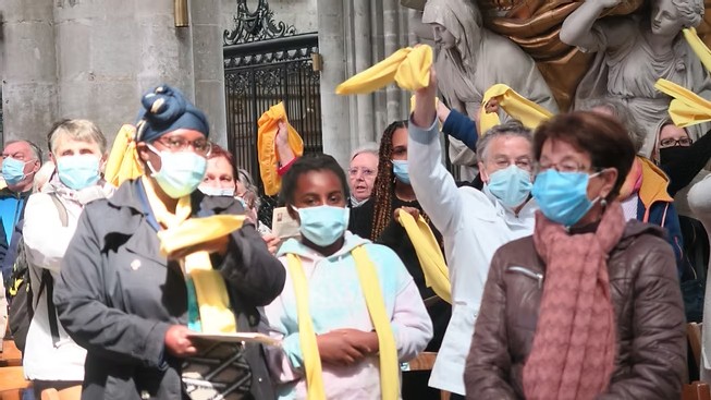 Les participants à la célébration